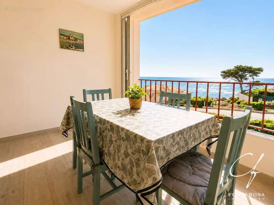 Studio avec véranda – Vue mer exceptionnelle – Accès privé à la plage – Saint-Aygulf - photo 2
