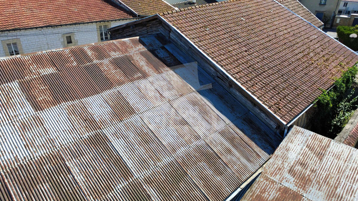 Hangar / Terrain sur parcelle de 632 m2 - photo 9