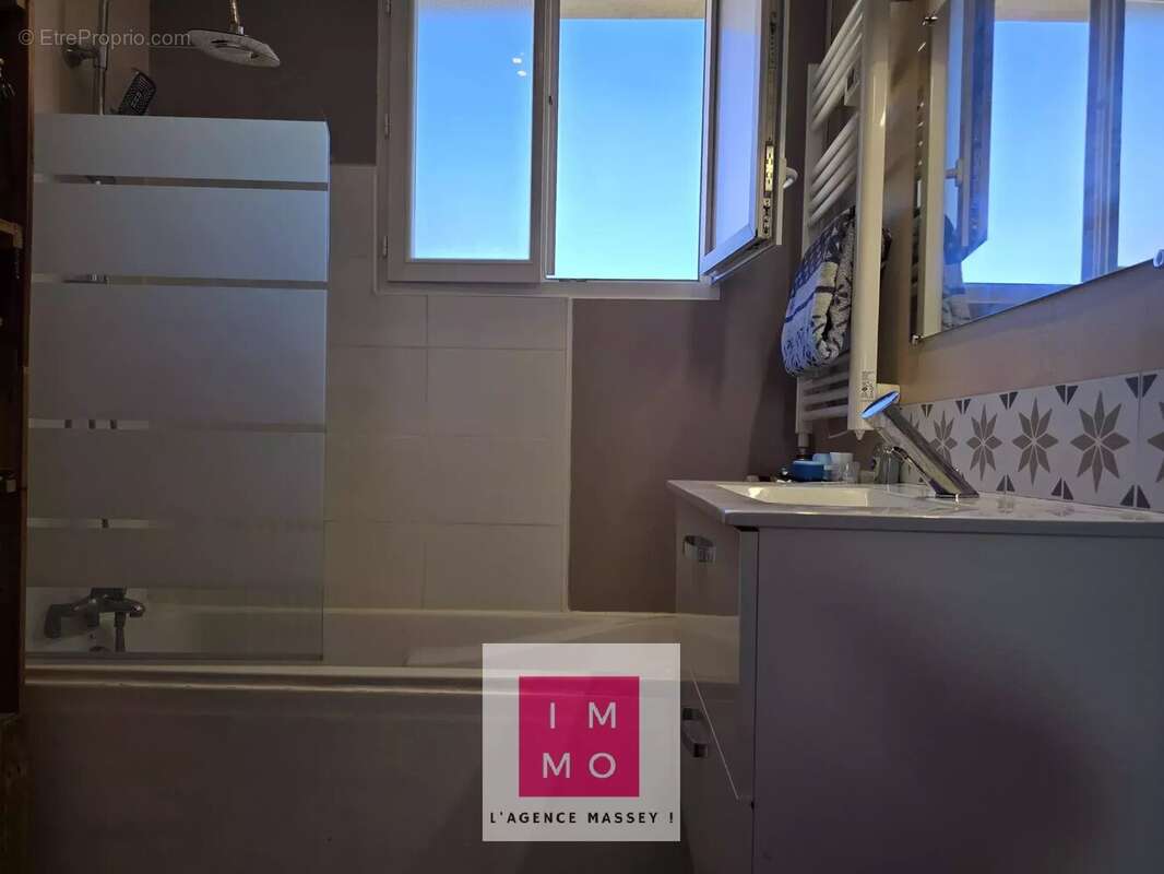 Appartement à AUREILHAN