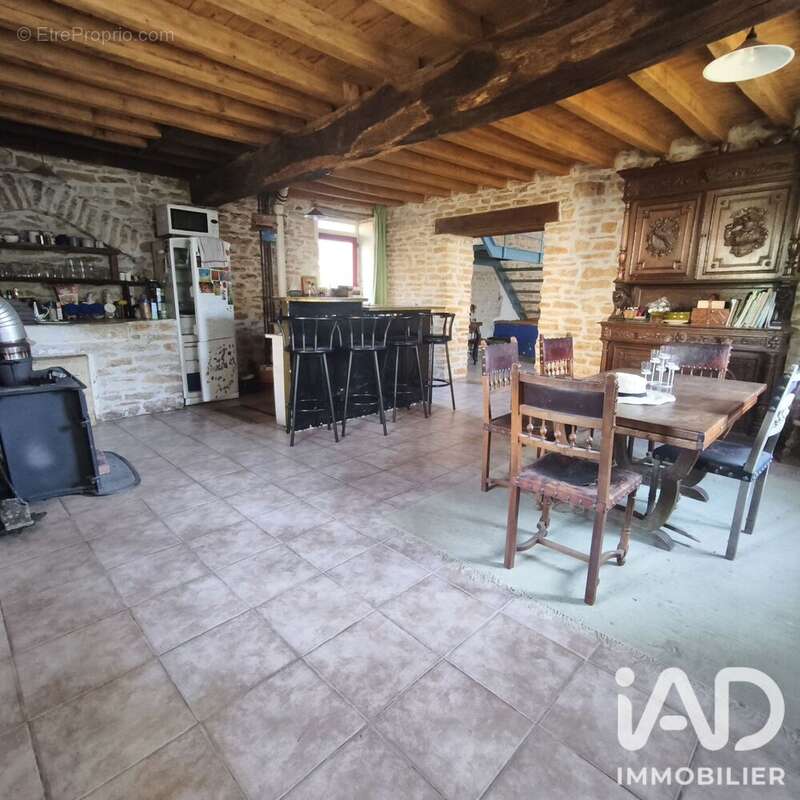 Maison 157 m² à Brosses  - photo 4