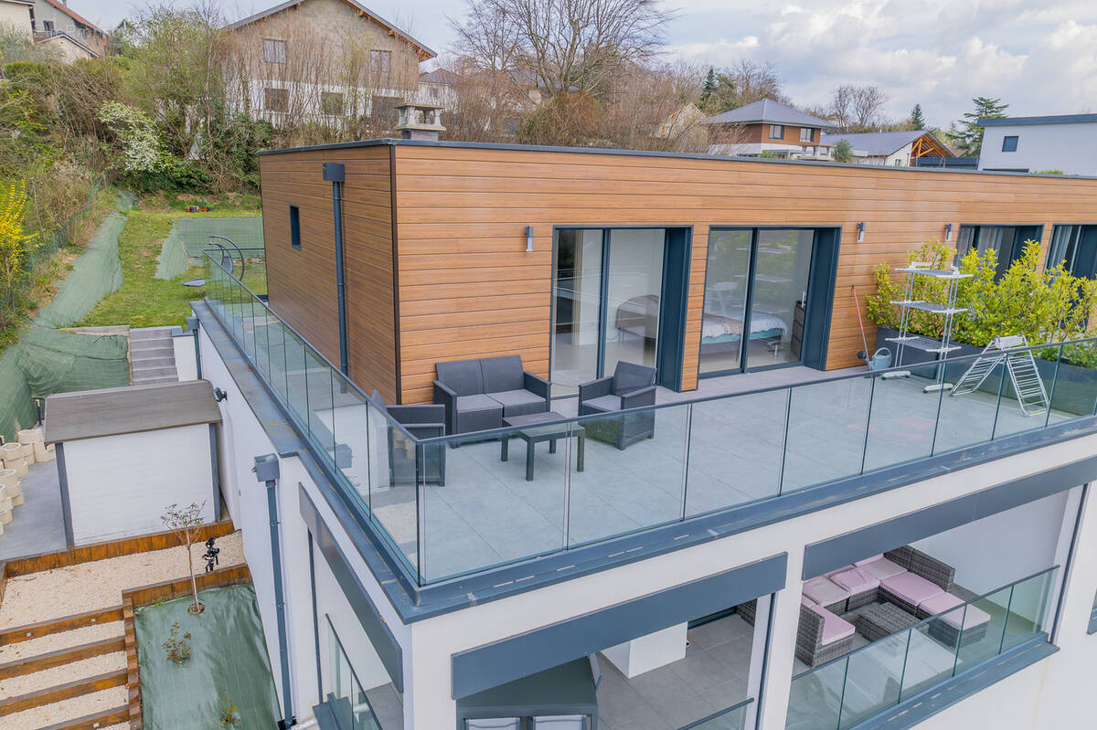 Maison à VETRAZ-MONTHOUX