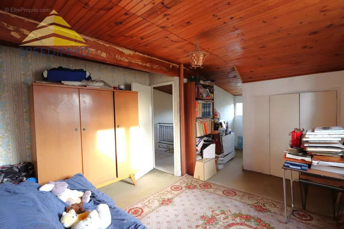 Maison à MANDRES-LES-ROSES