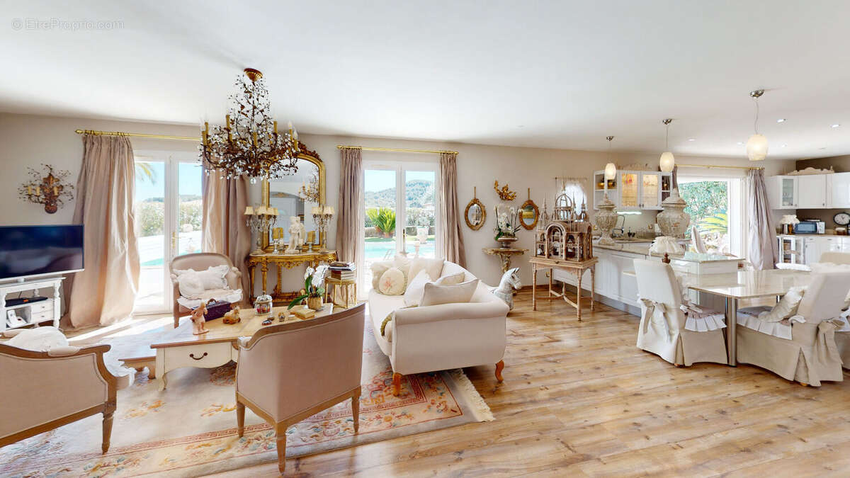 Maison à SAINT-RAPHAEL