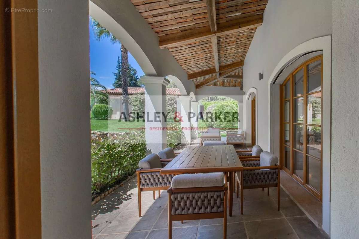 Maison à MOUANS-SARTOUX