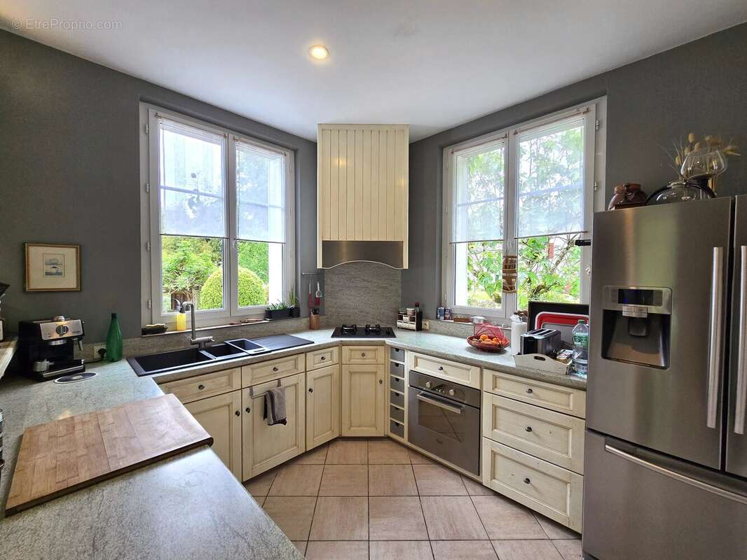 Maison à PESSAC-SUR-DORDOGNE