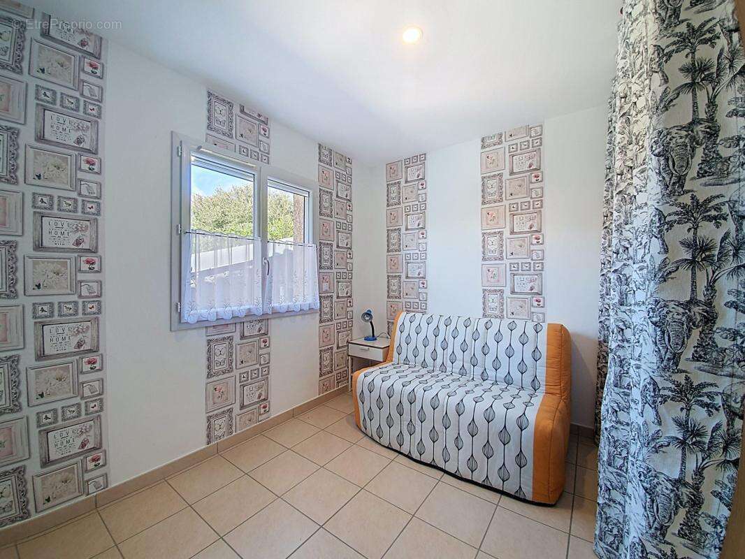 Maison à SAINT-LAURENT-DE-LA-SALANQUE