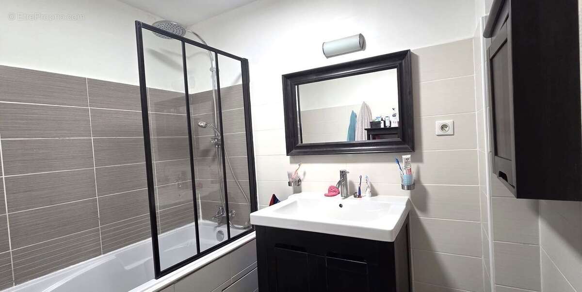 Appartement à SIGNES