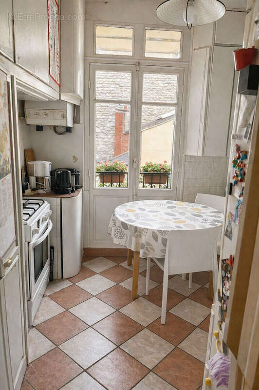 Appartement à COURBEVOIE