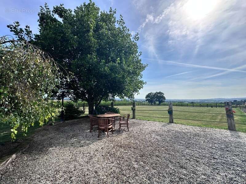 Maison à LANDELLES-ET-COUPIGNY