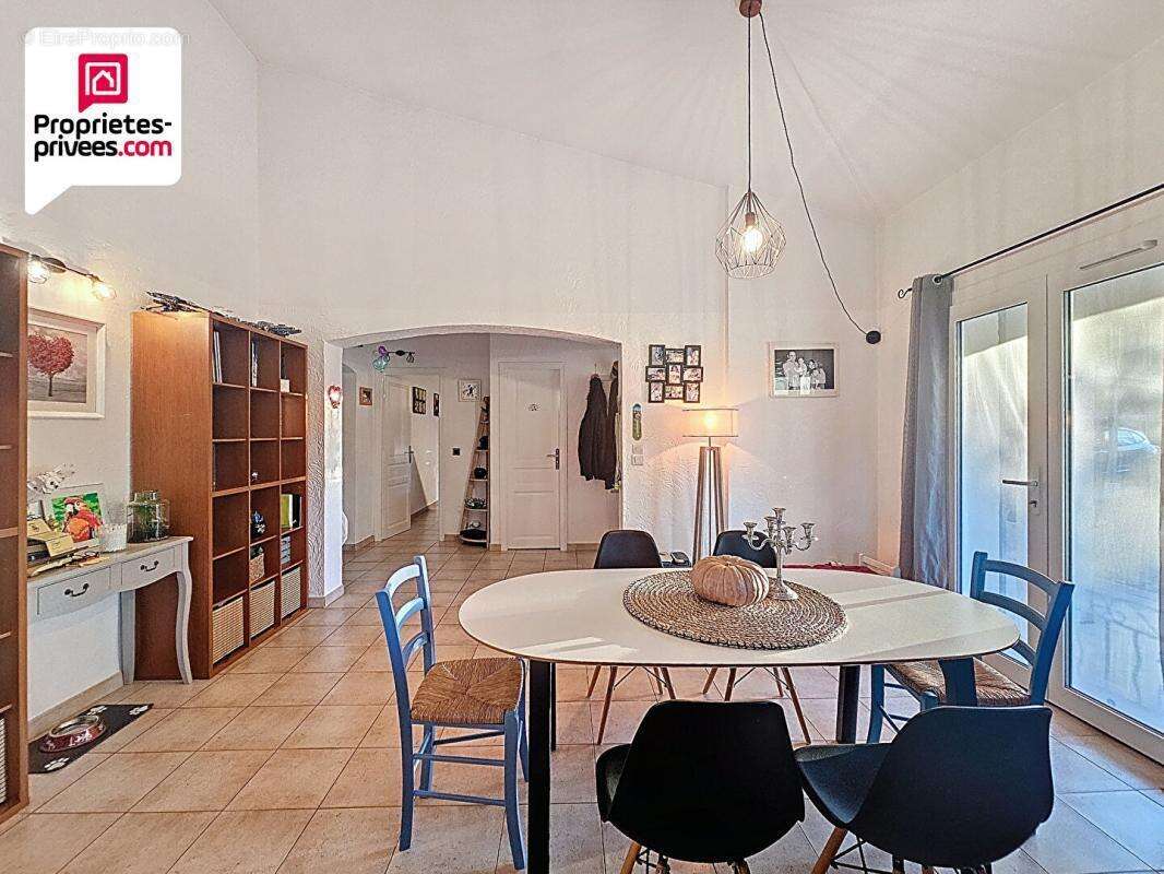 Maison à SAINT-CEZAIRE-SUR-SIAGNE