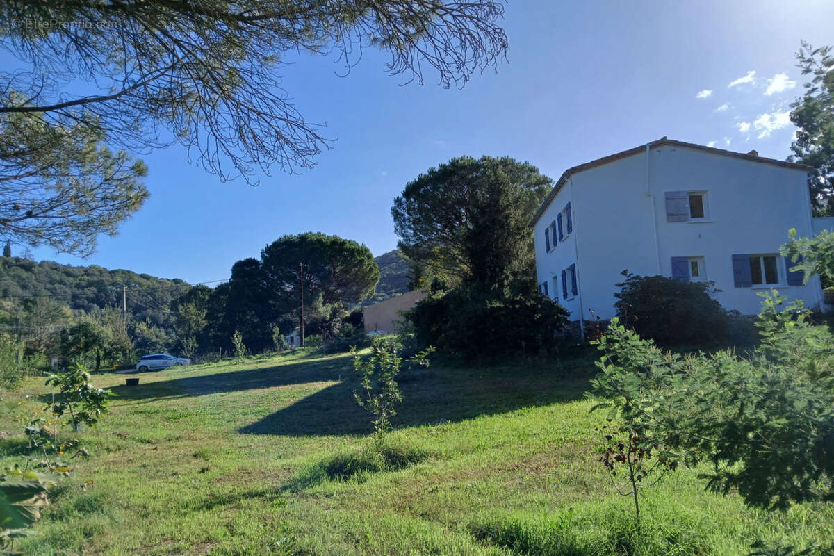 Maison à REYNES