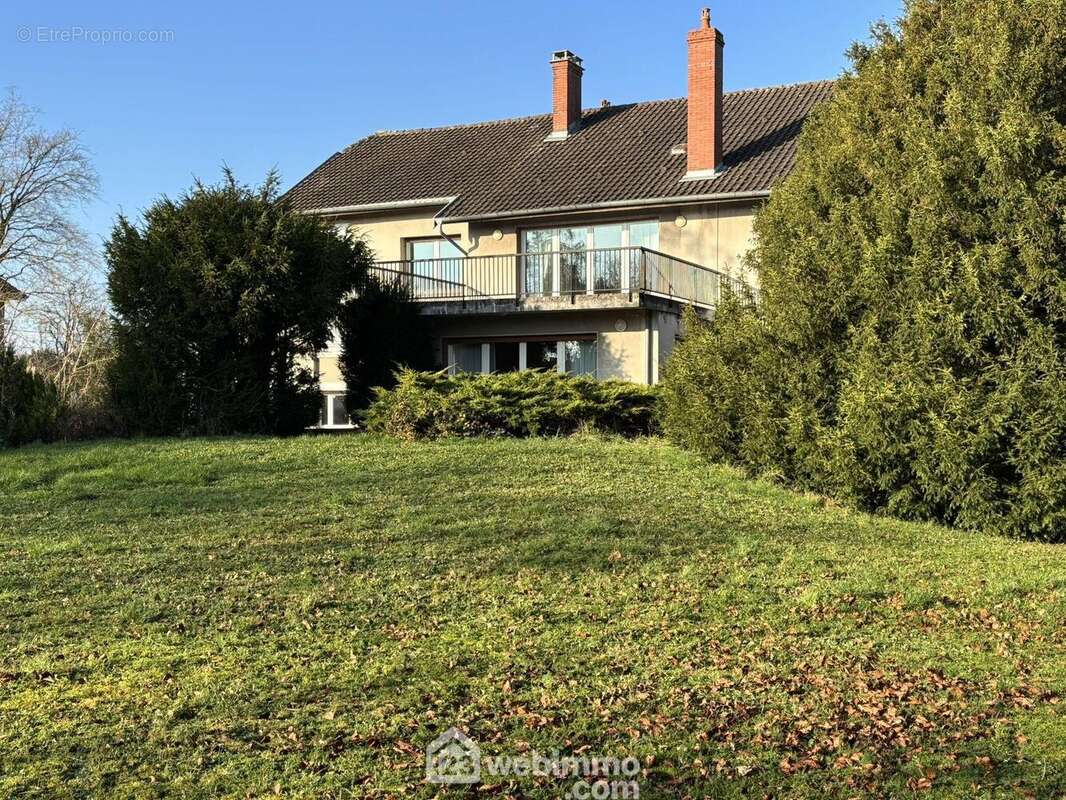 Vue arrière - Maison à DIEUE-SUR-MEUSE