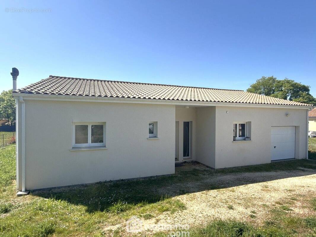 Maison récente (2021) de plain-pied, 118 m2 habitables environ. - Maison à LAVOUX