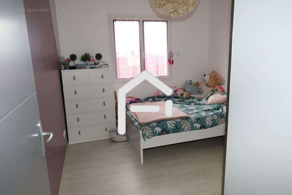 Maison 116 m² à La Tour-Du-Crieu  - photo 7