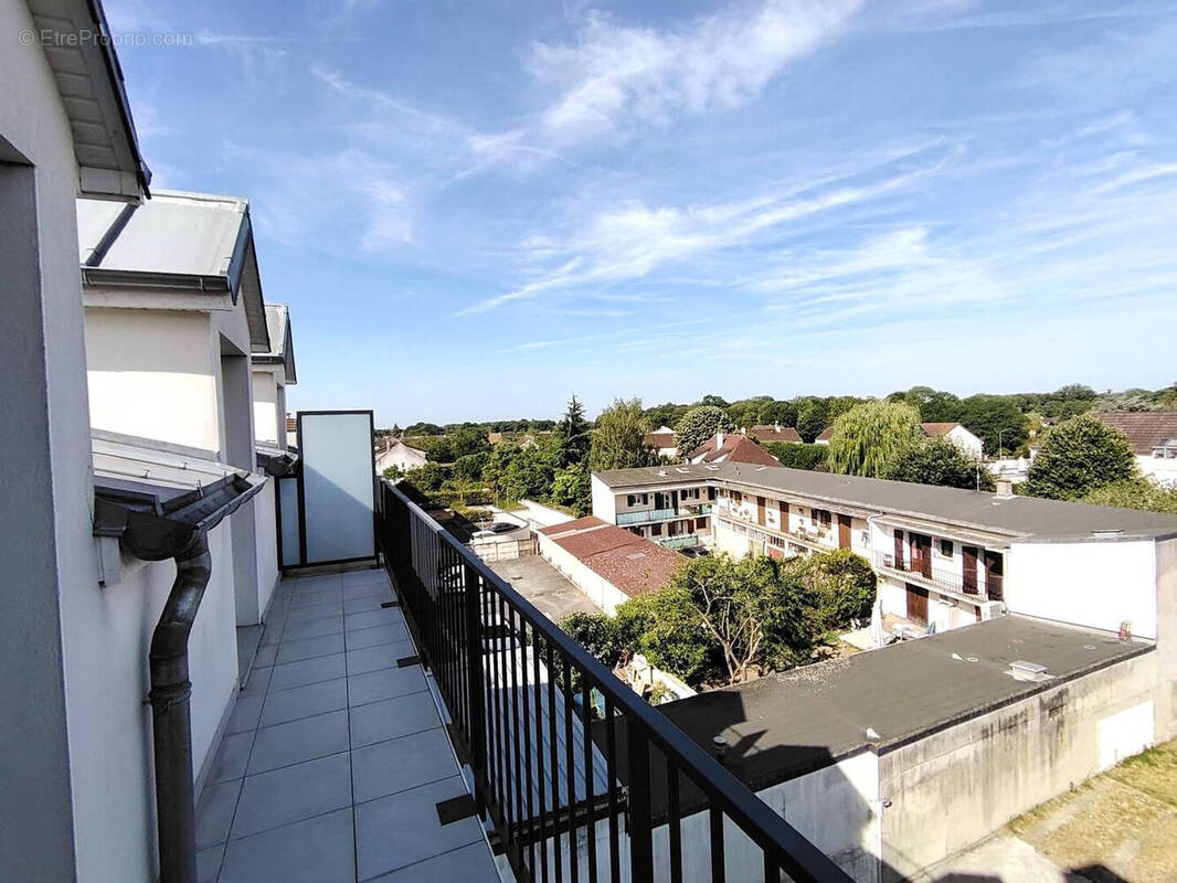 Appartement à PONTAULT-COMBAULT