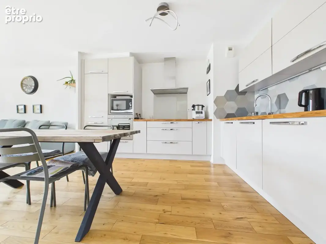 Duplex contemporain 91m2,  3 chambres avec deux terrasses et double stationnement - photo 2