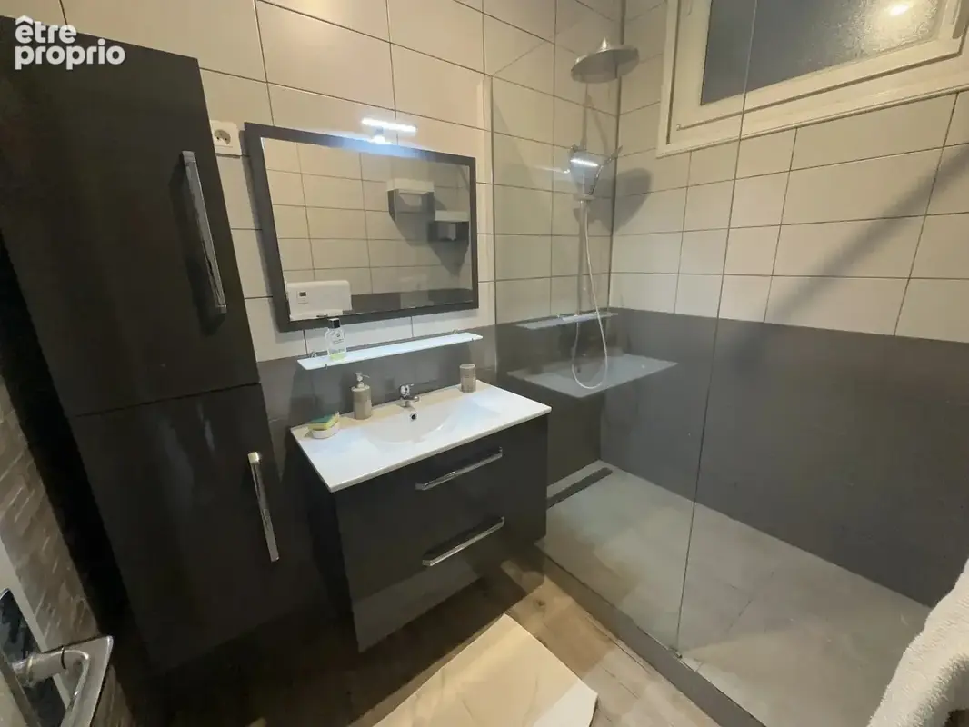 Appartement F3, 1 er étage sur 3, grand balcon, cave - photo 11