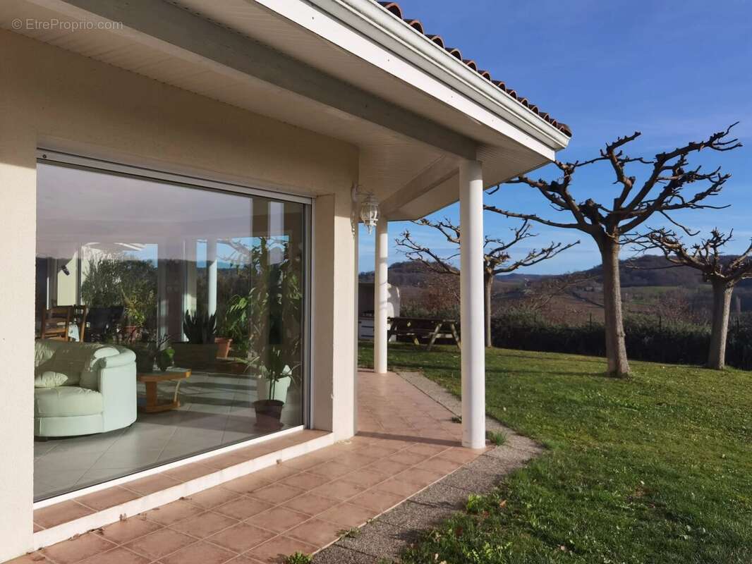 Maison à SAINTE-JULIETTE