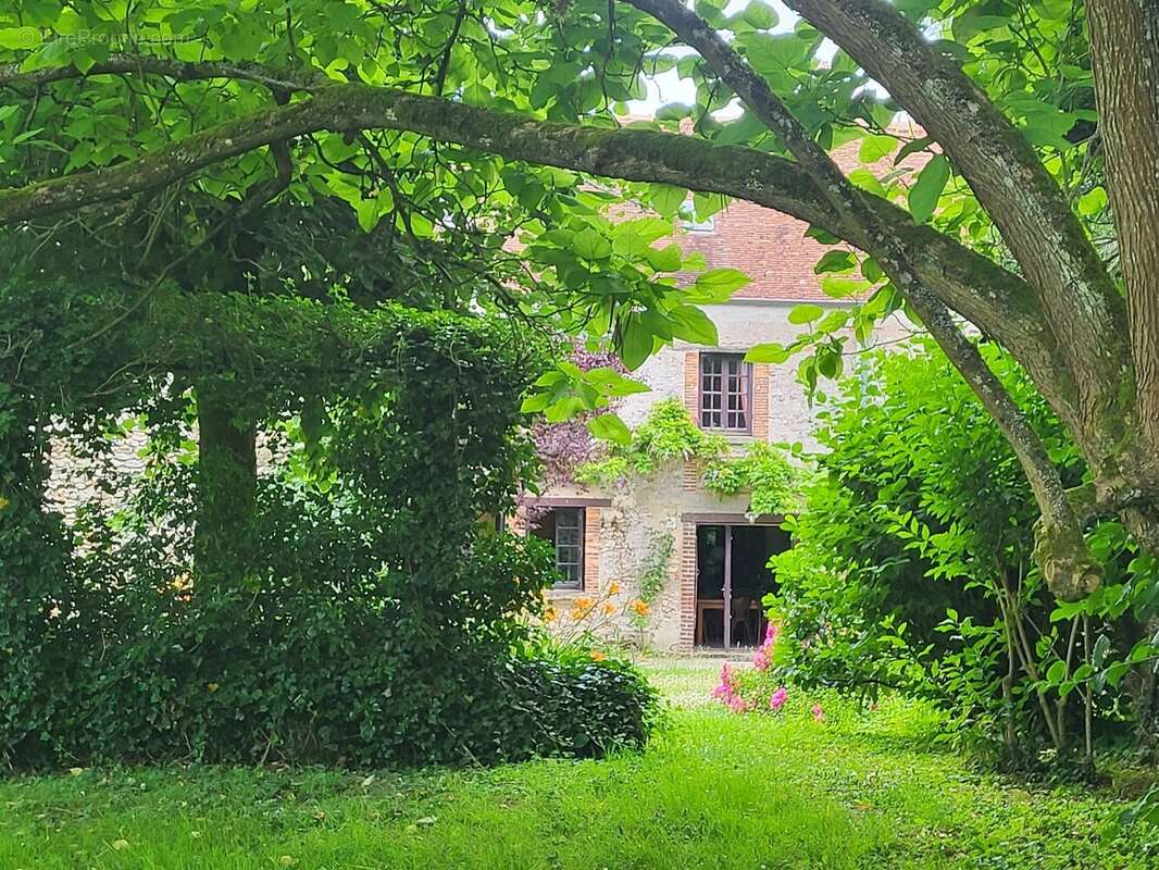 Maison à FROMENTIERES