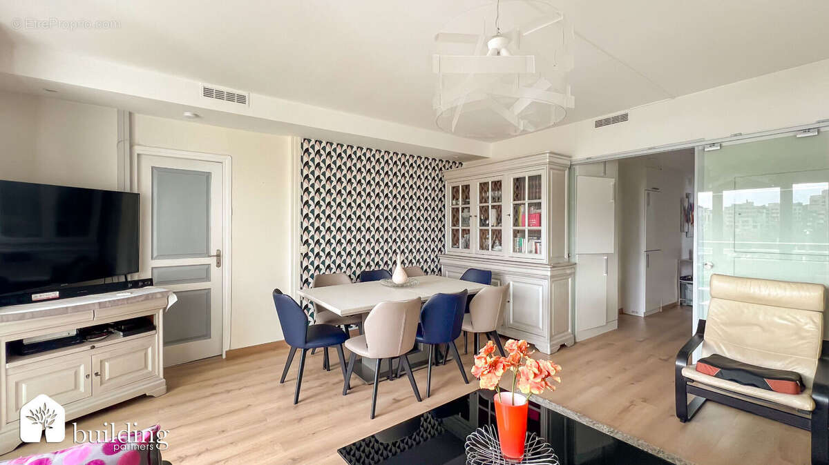 Appartement à COURBEVOIE