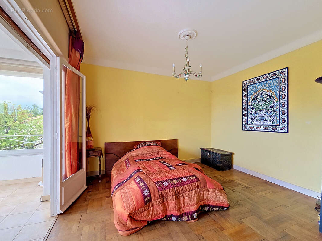 Appartement à VENCE
