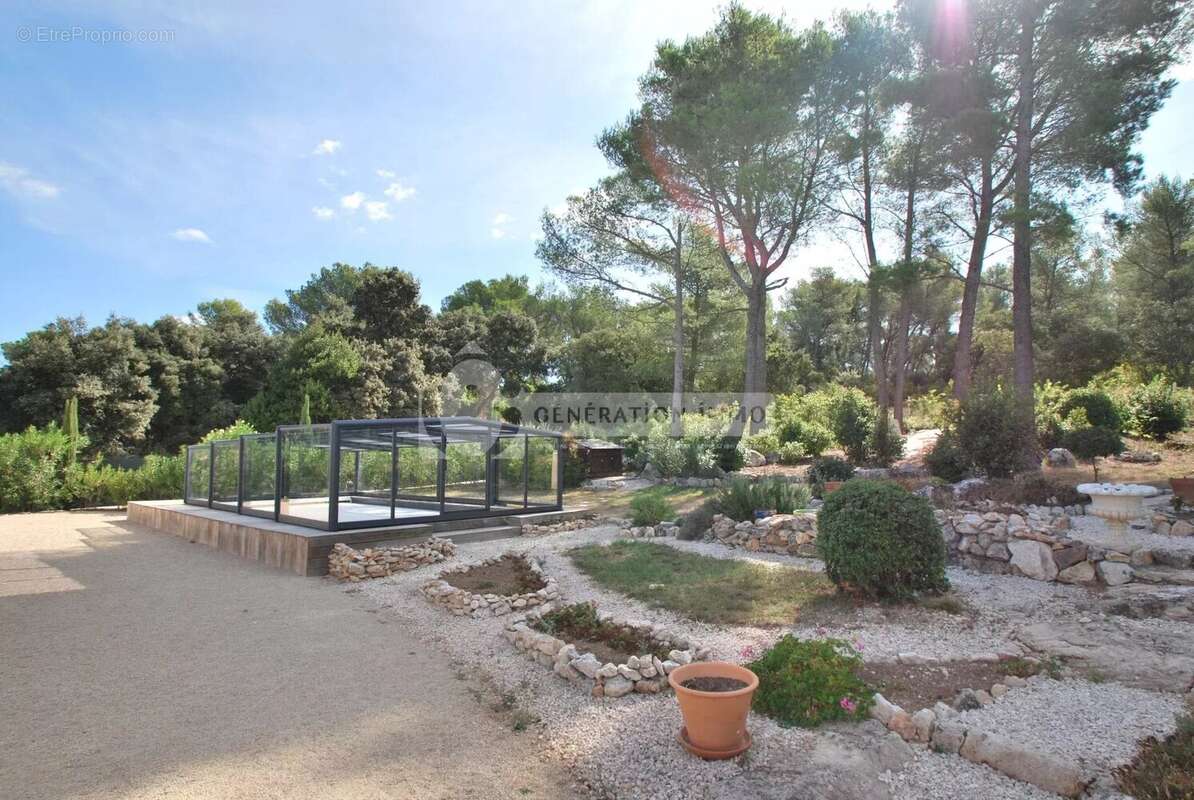 Maison à FONTVIEILLE