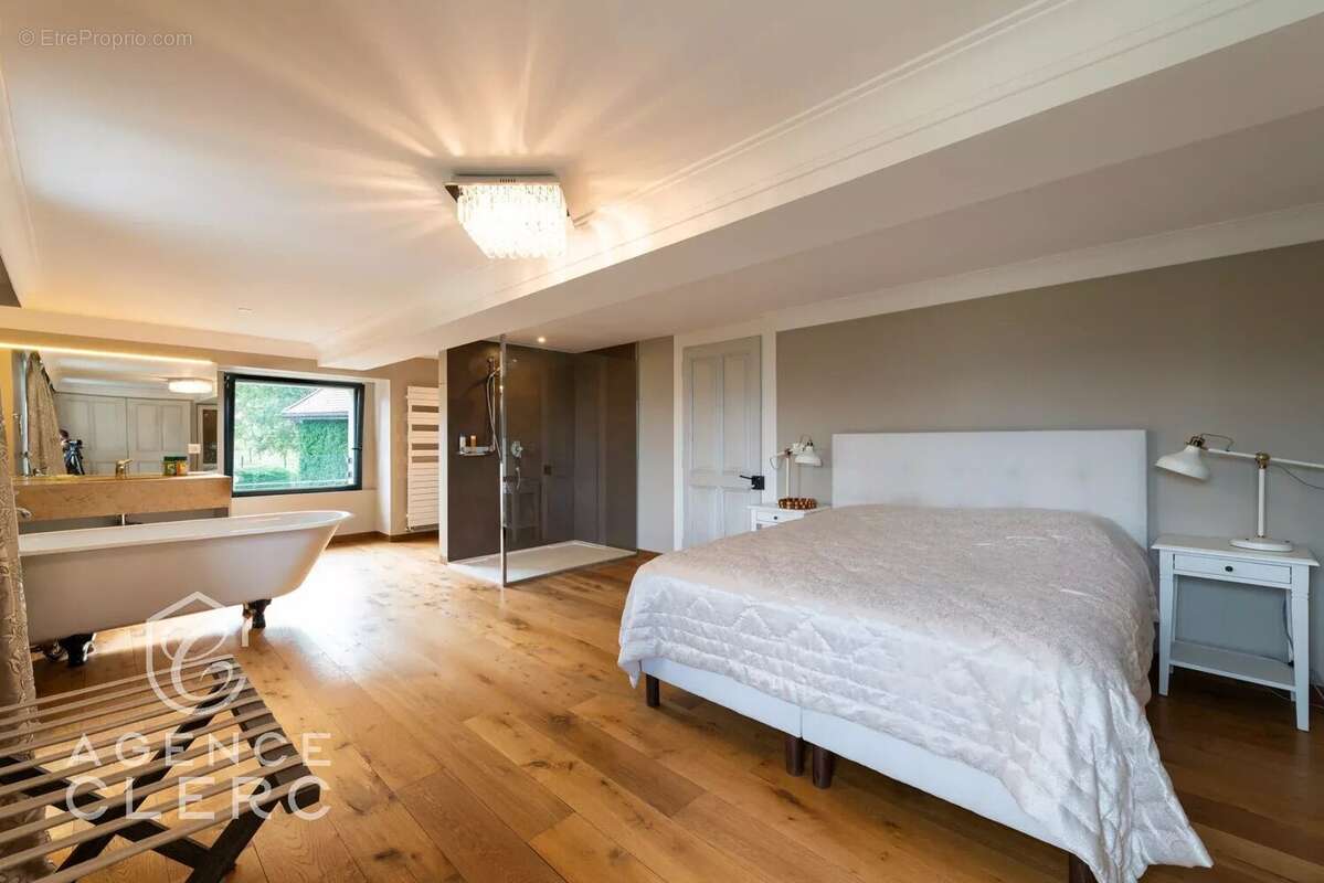 Maison à PERS-JUSSY