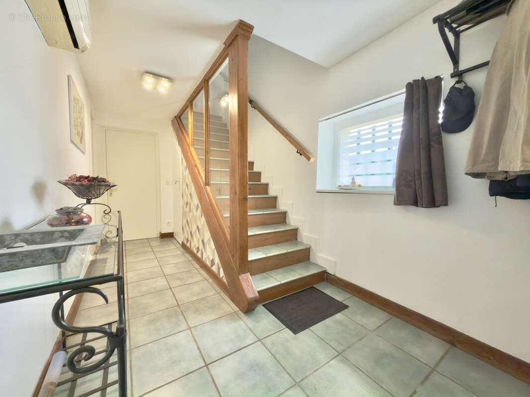 Maison en pierre avec piscine. - photo 15