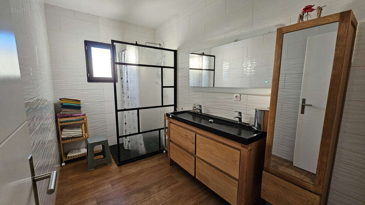 Maison à SAINT-GILLES