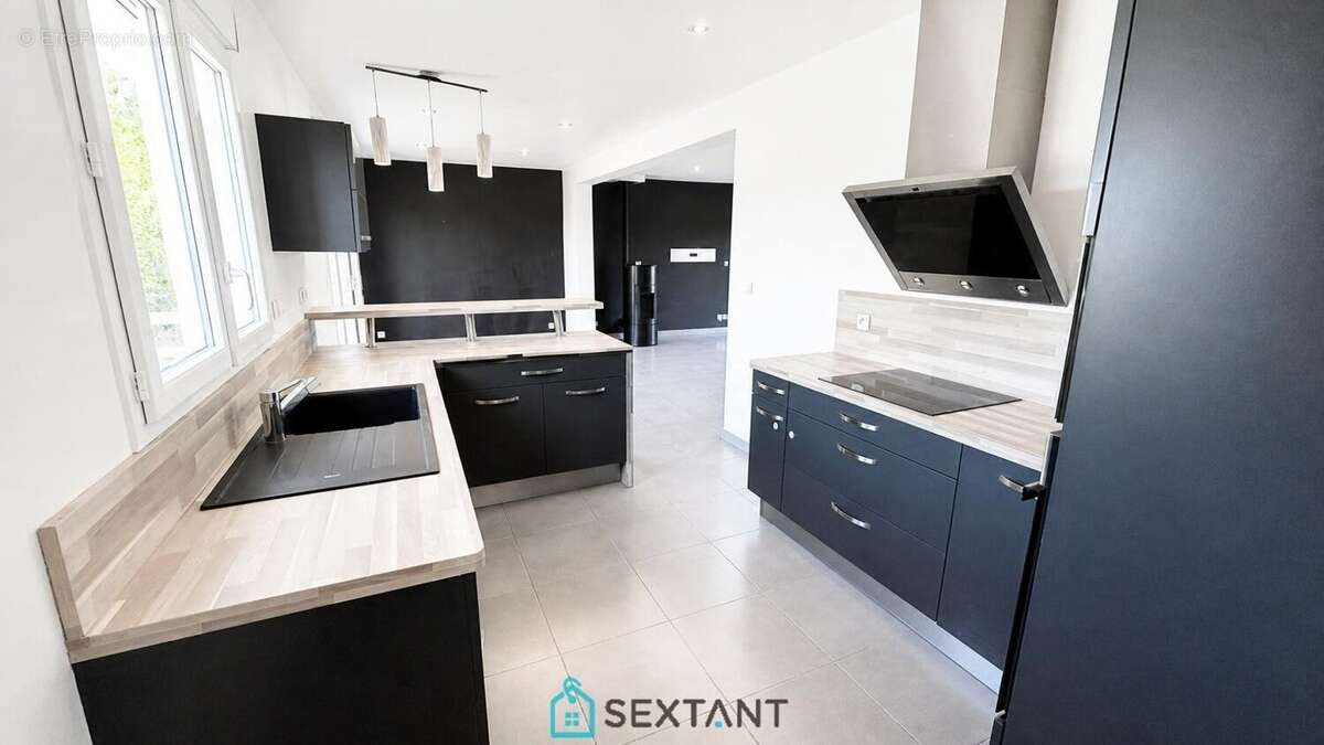 Maison familiale récente 4 chambres  113 m²  Terrain de 1 515 m²  Valletot (27350) - photo 4