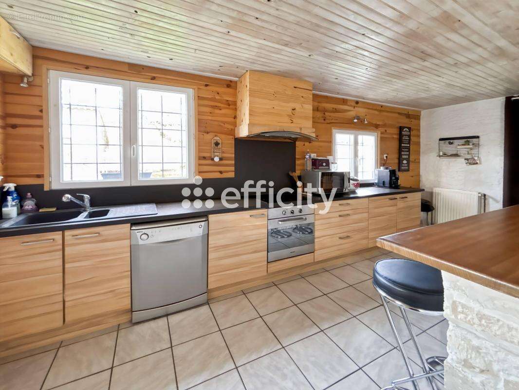 Maison 108 m² à Perignac  - photo 6