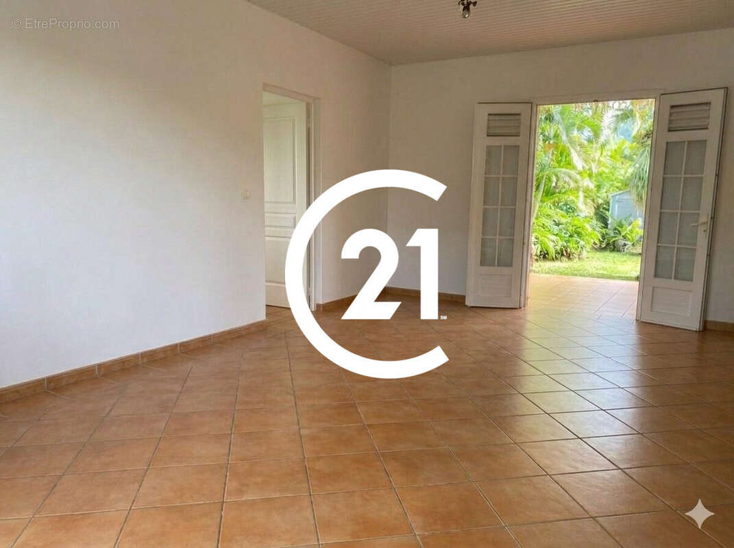 Maison à LES TROIS-ILETS