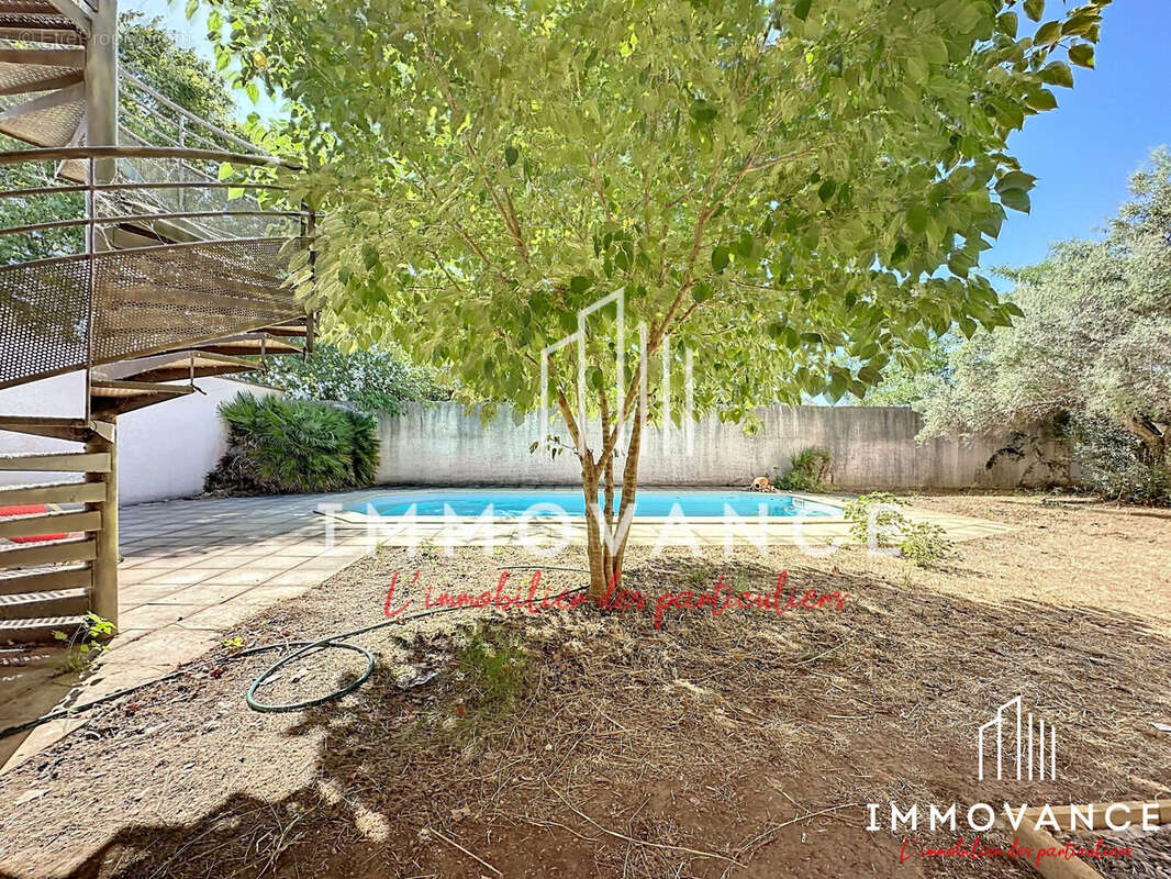 Maison à COURNONSEC