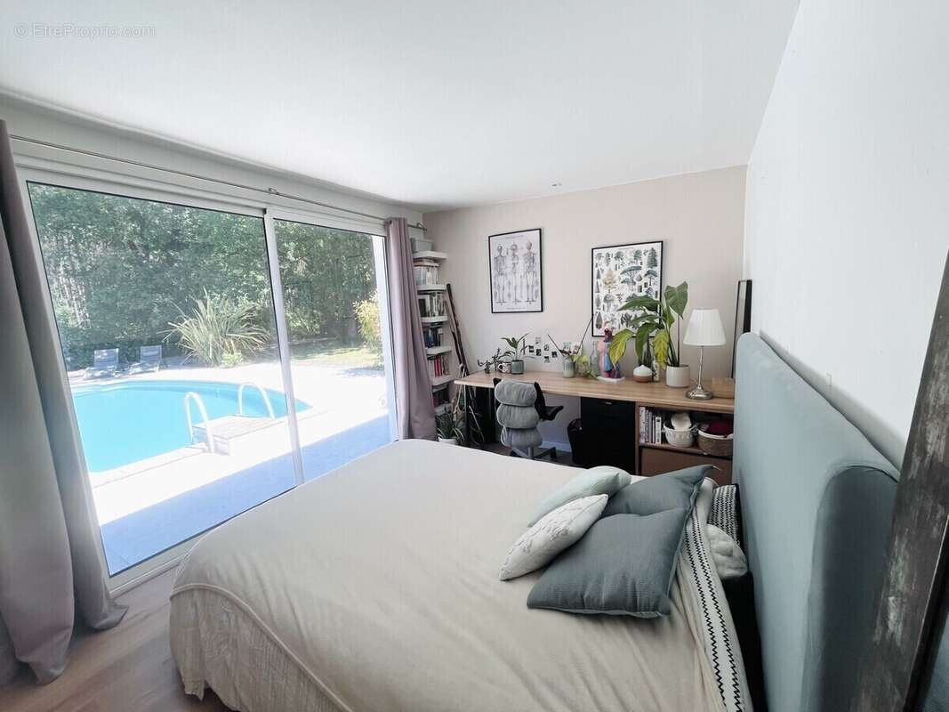 Maison 240 m² à Cestas  - photo 8