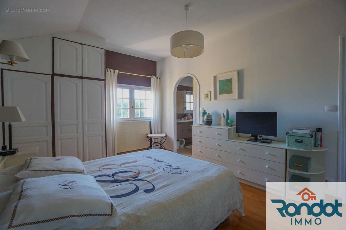 Maison à SAVIGNY-LE-SEC