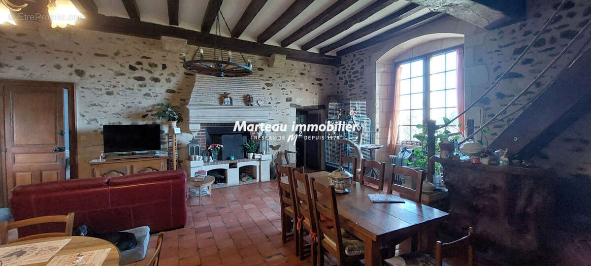 Maison à YVRE-LE-POLIN