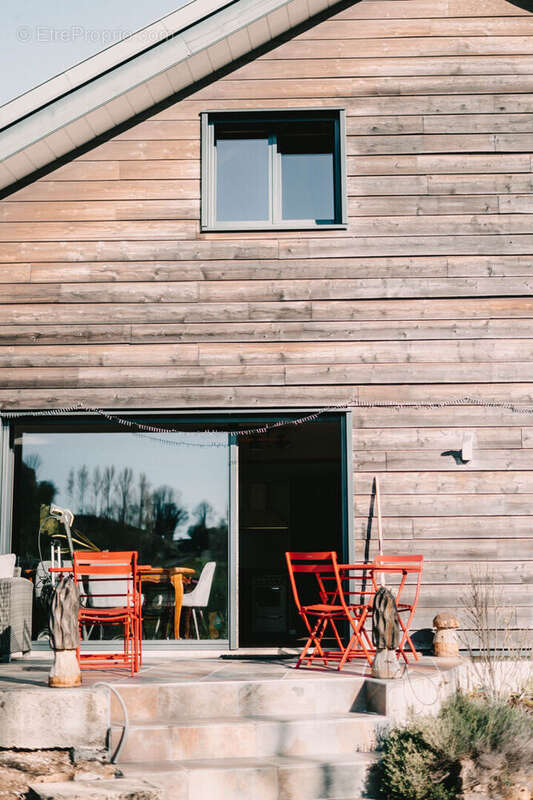 Maison à CHAUX-CHAMPAGNY
