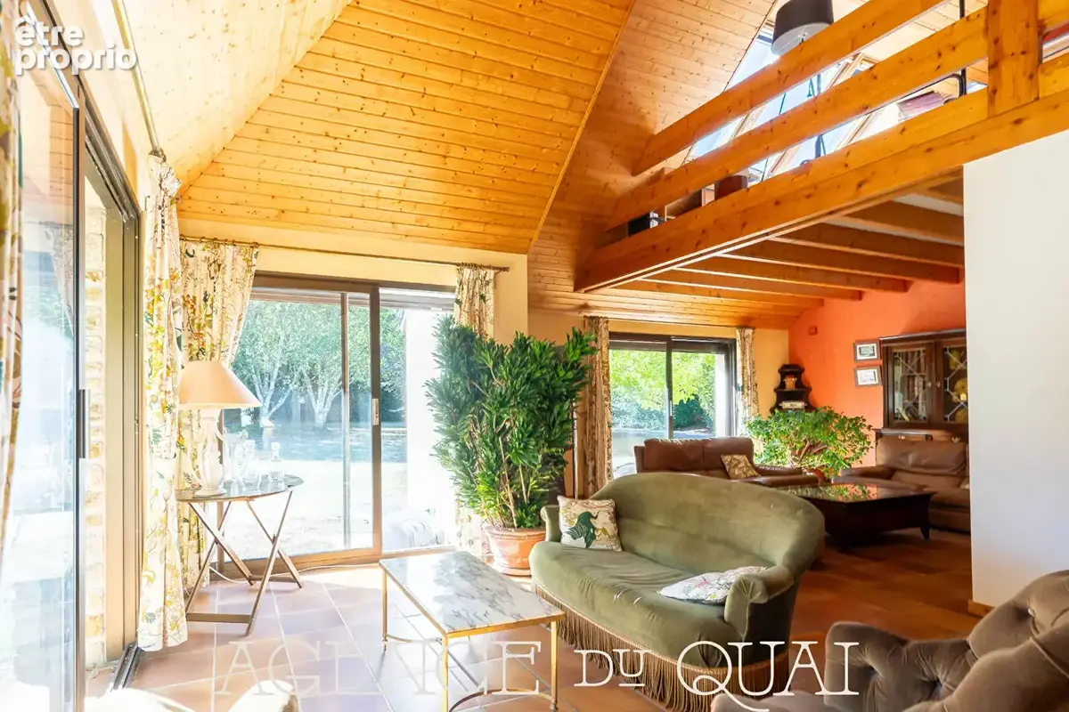A vendre à Concarneau - Maison d'architecte 200m² sur plus de 4500 m² de terrain clos. - photo 2