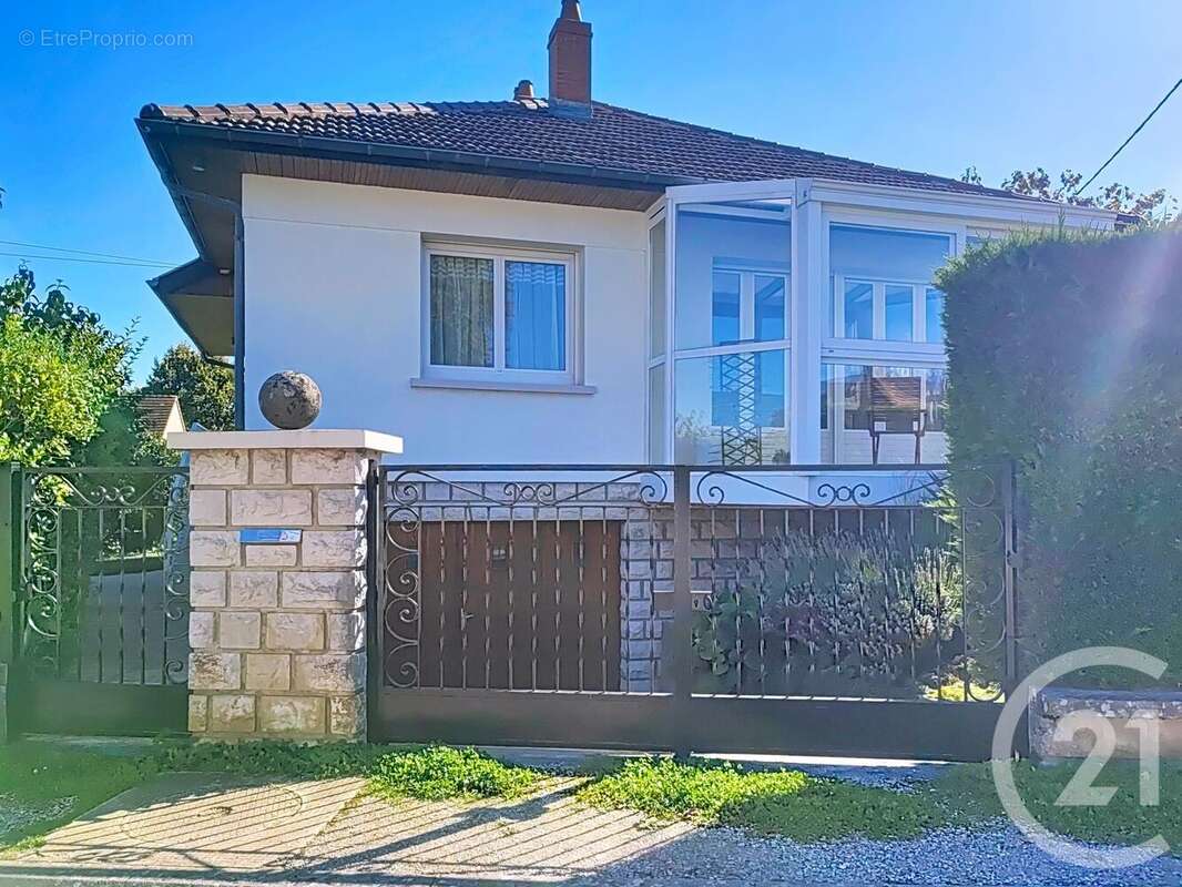 Maison à ARC-SUR-TILLE