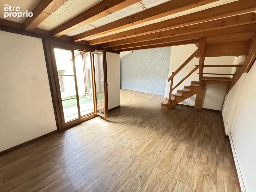Centre de ANSE - Au calme - T3 de 70 m² avec grand garage - photo 4