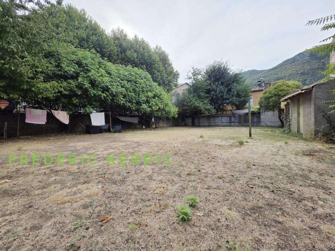 Terrain 489 m² à Mazaugues  - photo 2