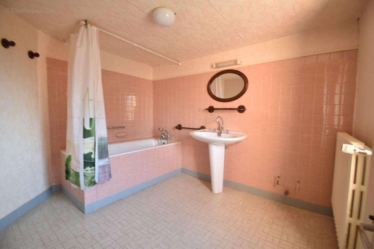 Maison à COSNE-COURS-SUR-LOIRE