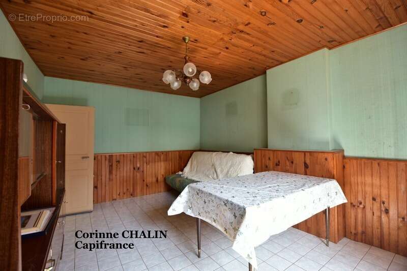 Maison à MONTCOMBROUX-LES-MINES