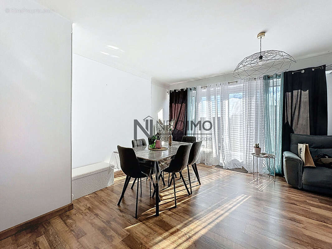 Appartement à NEUFCHATEAU