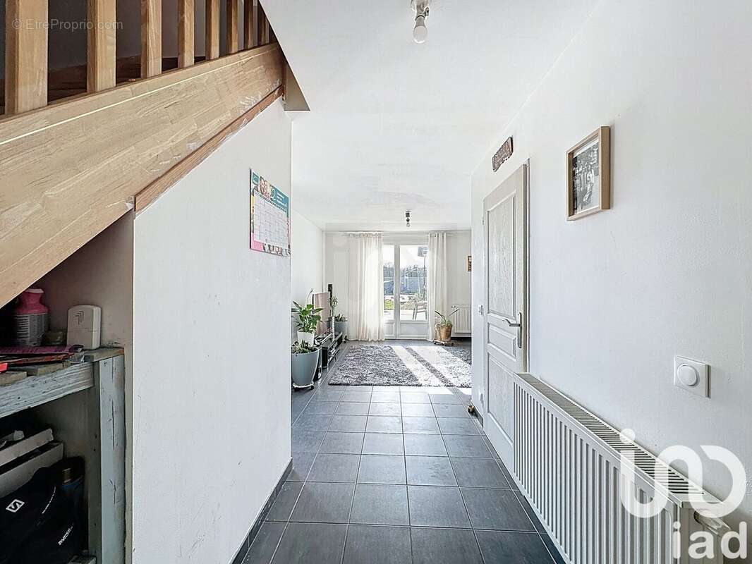 Photo 3 - Maison à MOGNEVILLE