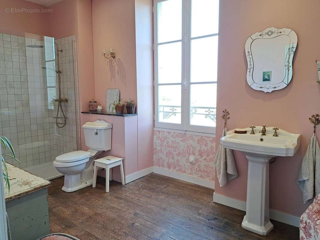 Maison à MONTMORILLON