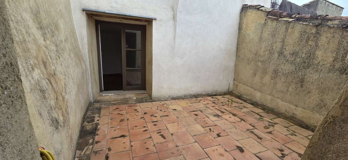 Maison à SAINT-QUENTIN-LA-POTERIE