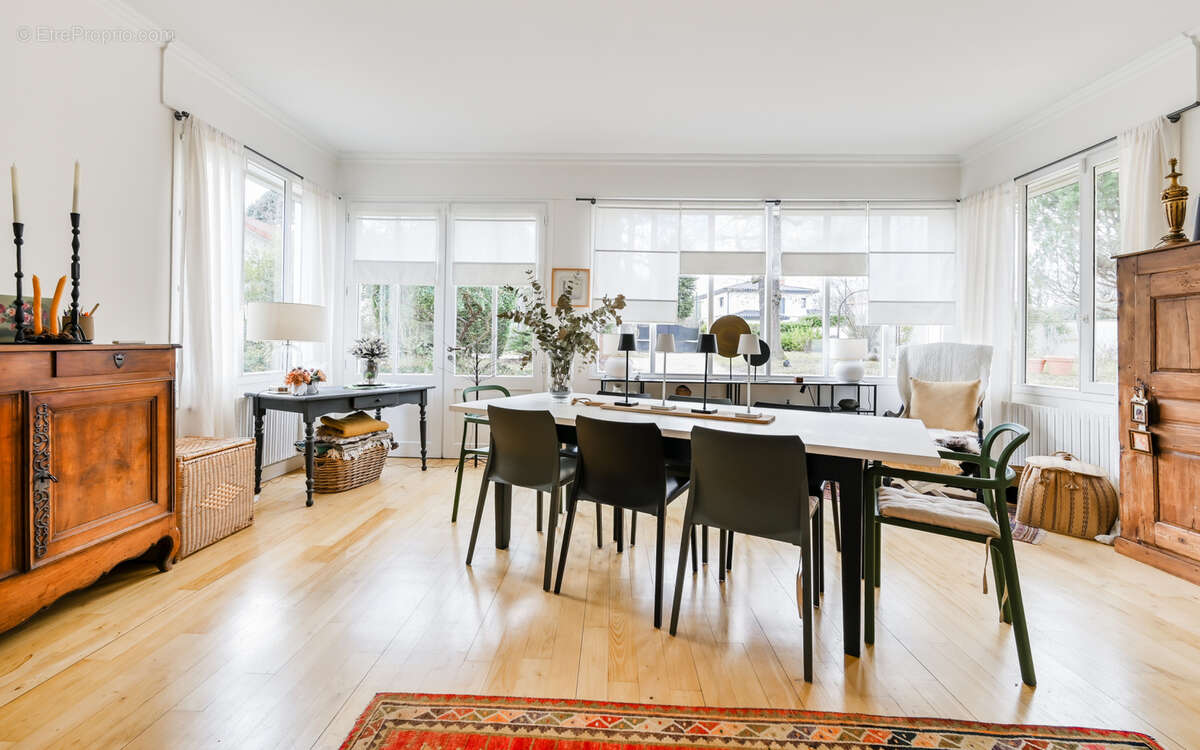 Maison à CHARBONNIERES-LES-BAINS