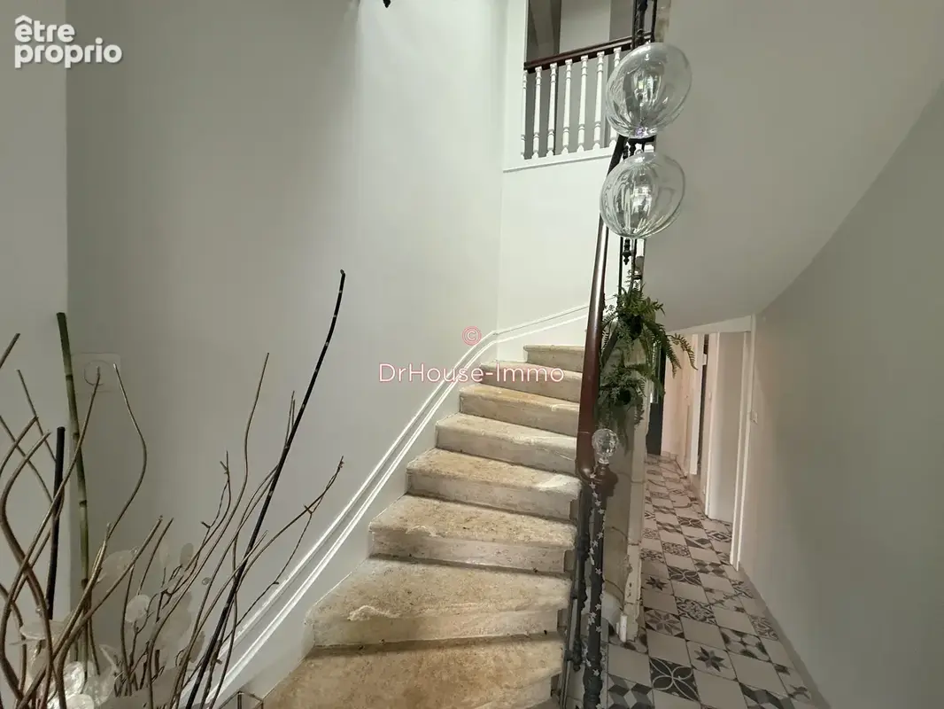 Maison 10 pièces 240 m² à vendre à Villenave-D'ornon (33140) - photo 7