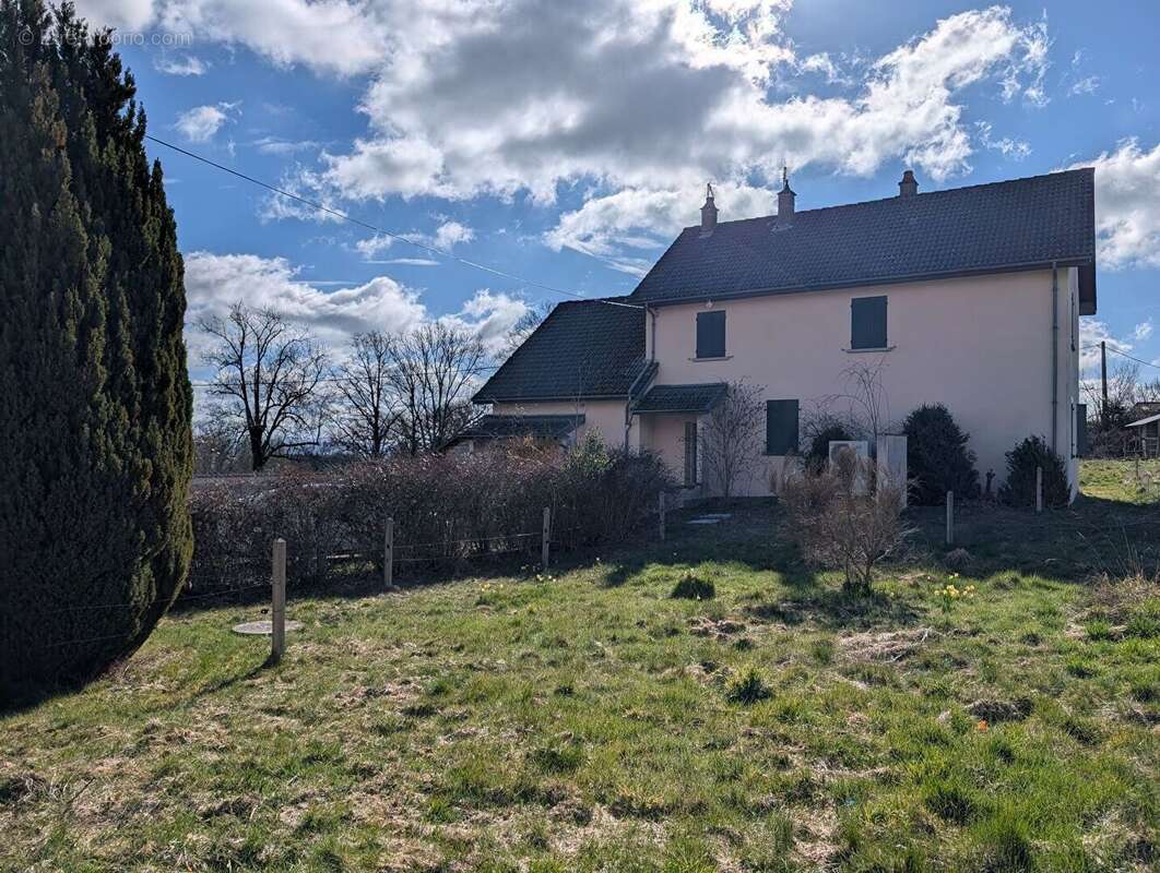 Maison à VILLOSANGES